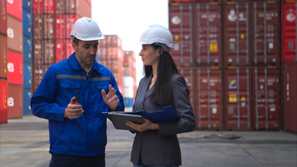 Comment comparer les services de transitaires internationaux pour le transport de marchandises en 2026
